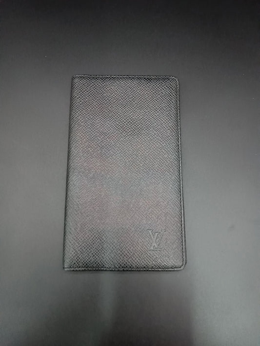 LOUIS VUITTON Taiga Leather Agenda