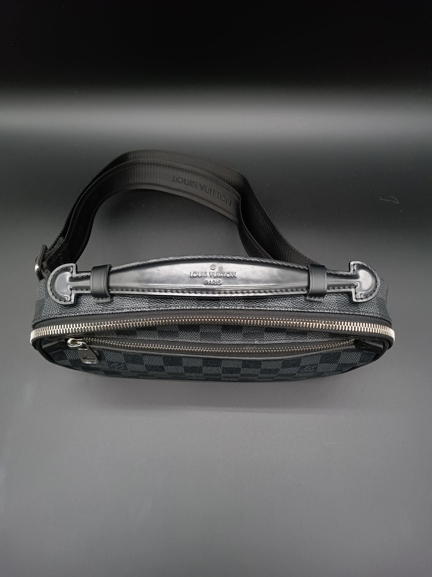 LOUIS VUITTON Damier Graphite Ambrell