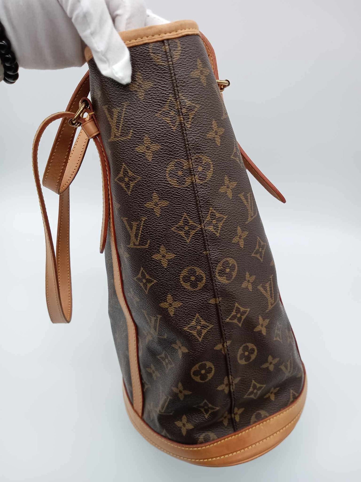 LOUIS VUITTON Monogram Bucket