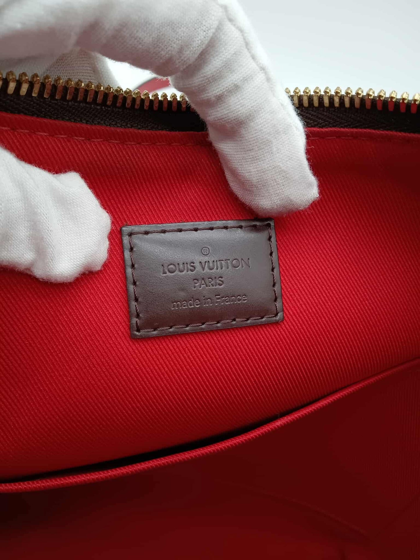 LOUIS VUITTON Damier South Bank Besace