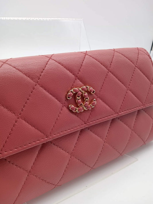 CHANEL 19 Bi-Fold Long Wallet