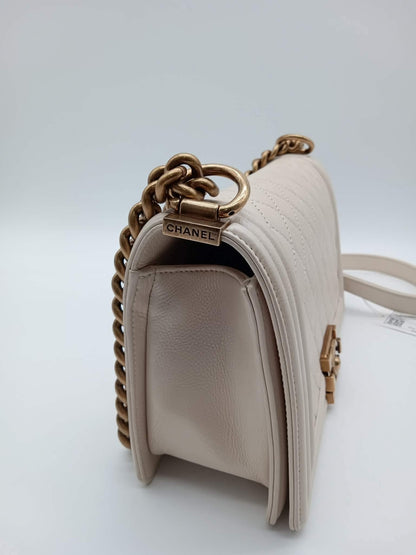 CHANEL Shiny Caviar Quilted Leboy