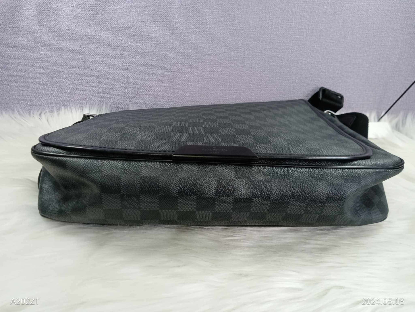 LOUIS VUITTON Damier Graphite Daniel MM