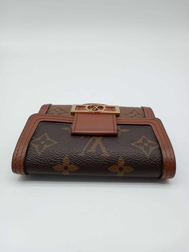 LOUIS VUITTON Monogram Reverse Dauphine Trifold Wallet