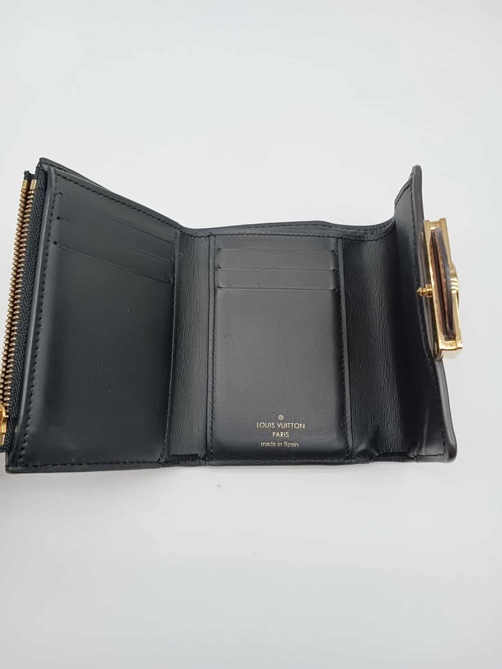LOUIS VUITTON Monogram Reverse Dauphine Trifold Wallet