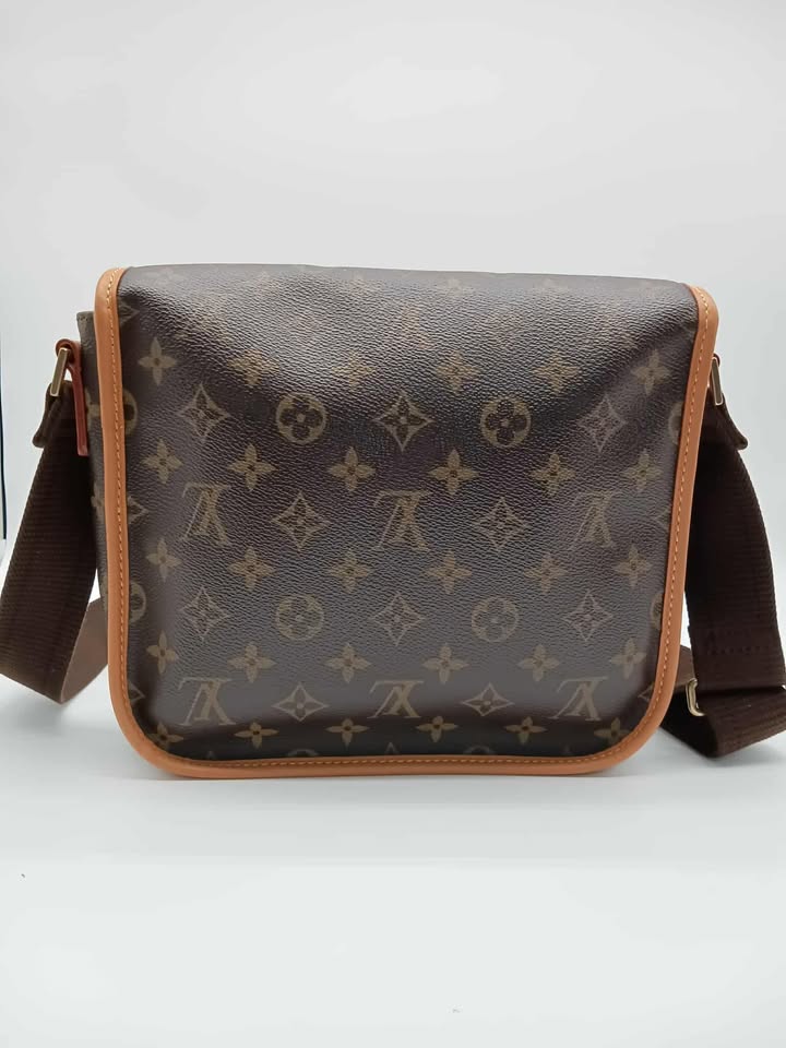 LOUIS VUITTON Monogram Bosphore Messenger Bag