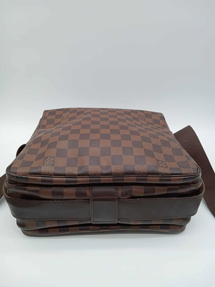 LOUIS VUITTON Damier Naviglio