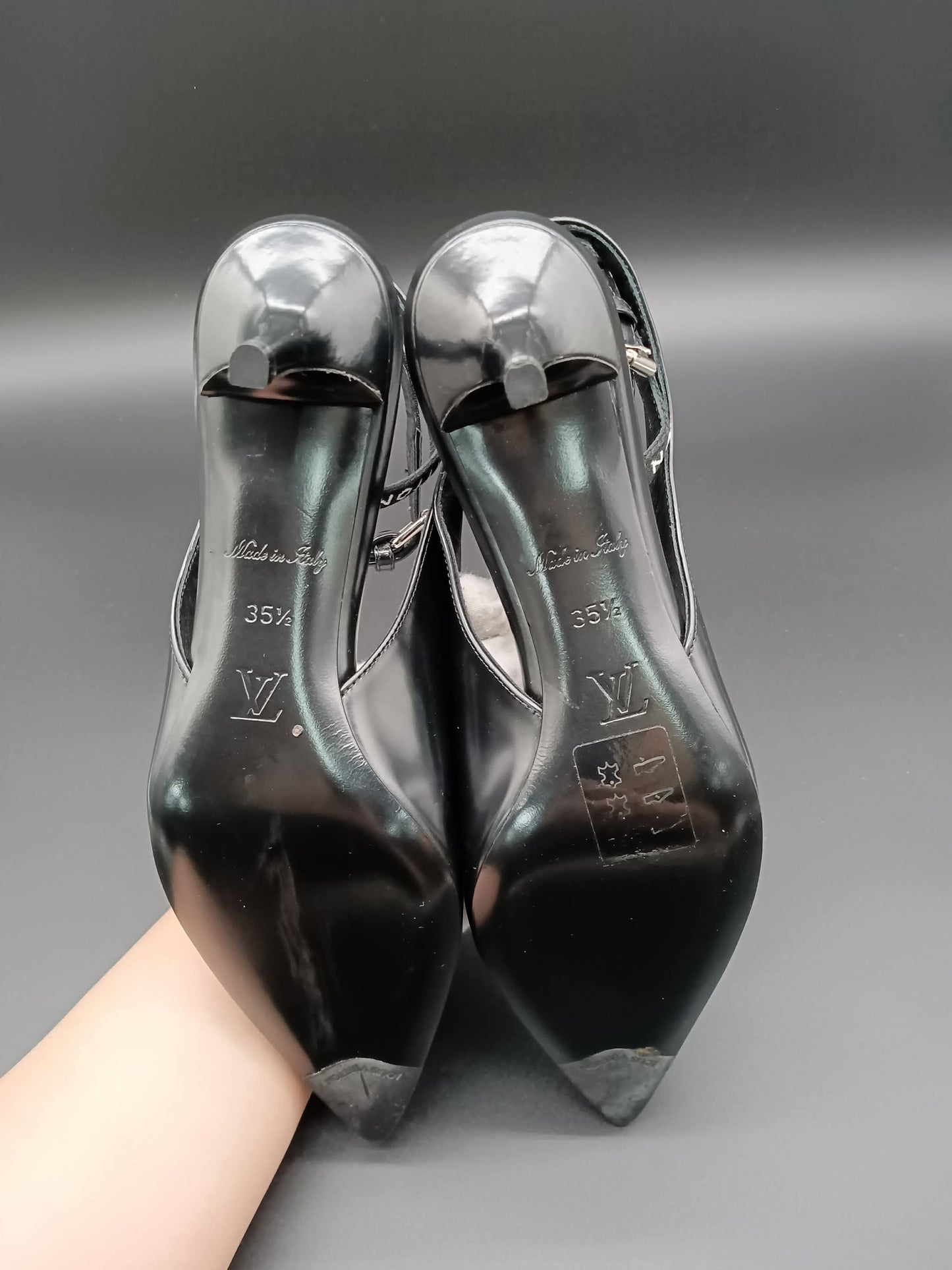 LOUIS VUITTON Slingback Pump