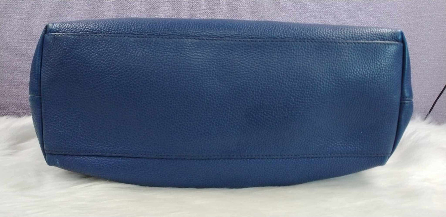 GUCCI Interlocking Leather Chain Bag