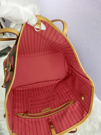 LOUIS VUITTON Monogram Neverfull Ramages