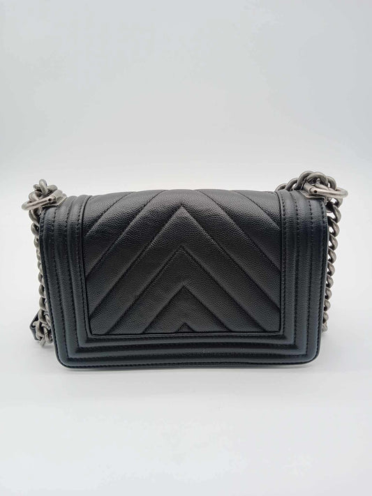 CHANEL Caviar V-Stitch Leboy