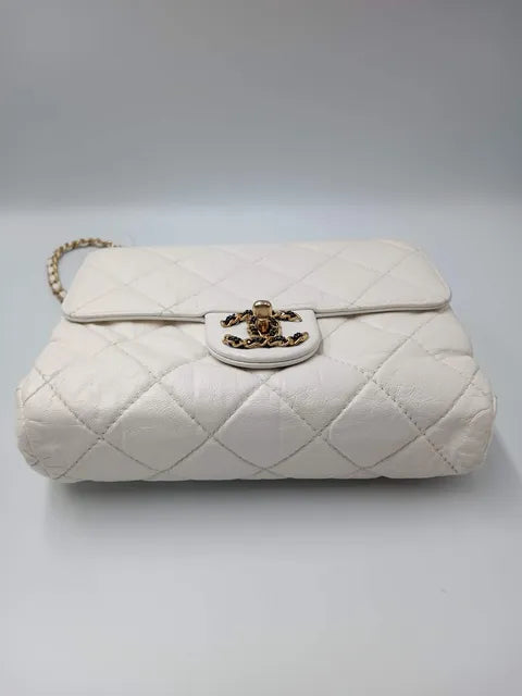 CHANEL Aged Calfskin Accordion Seasonal Flap