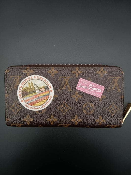 LOUIS VUITTON World Tour Zippy Wallet