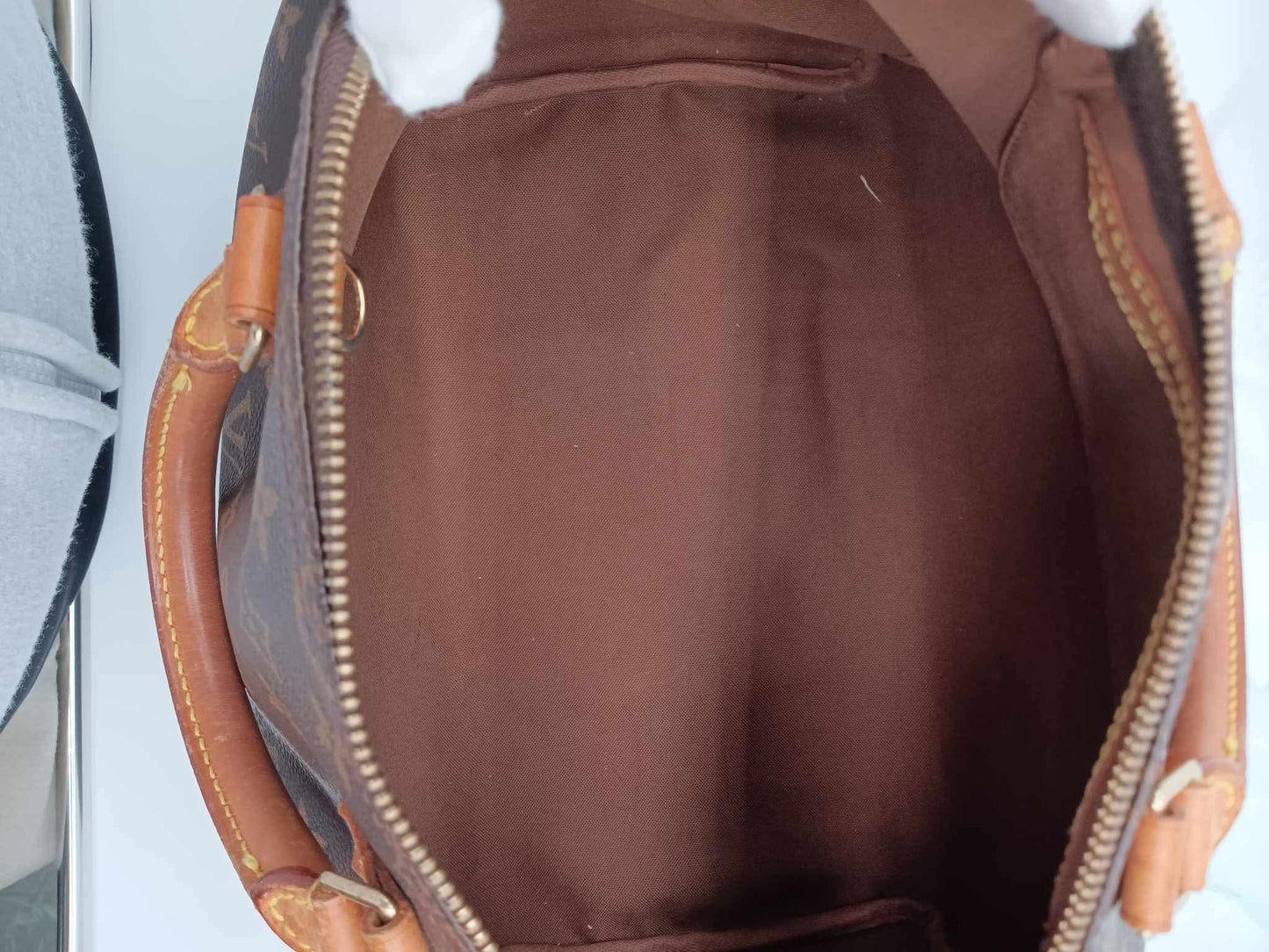 LOUIS VUITTON Monogram Speedy 35