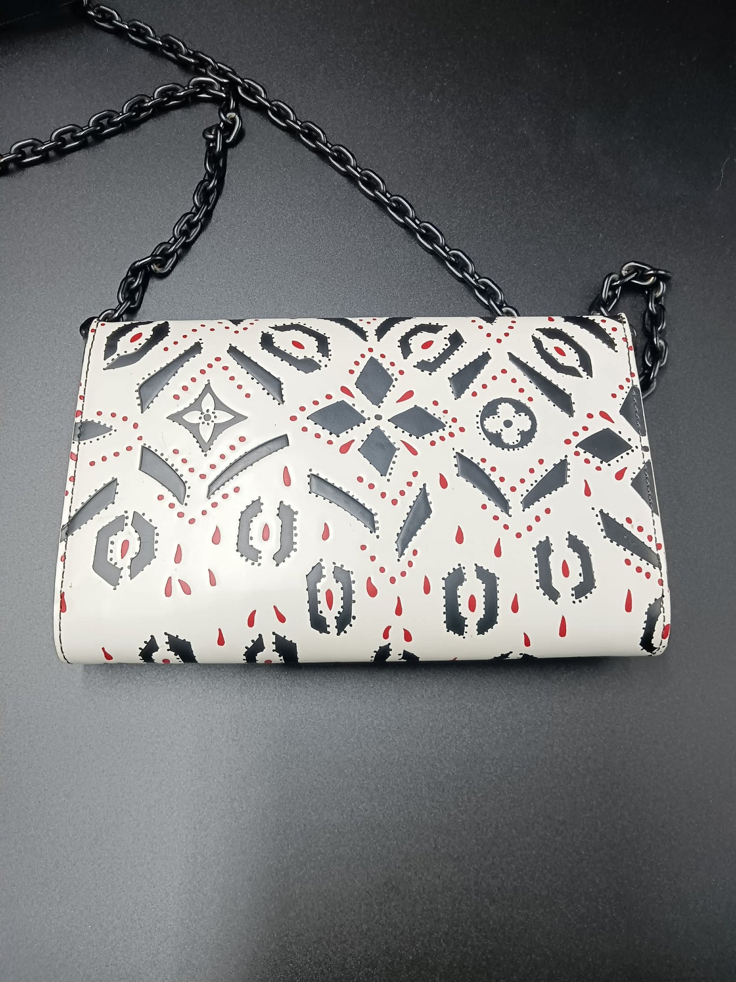 LOUIS VUITTON Graphic Print Twist Chain Bag