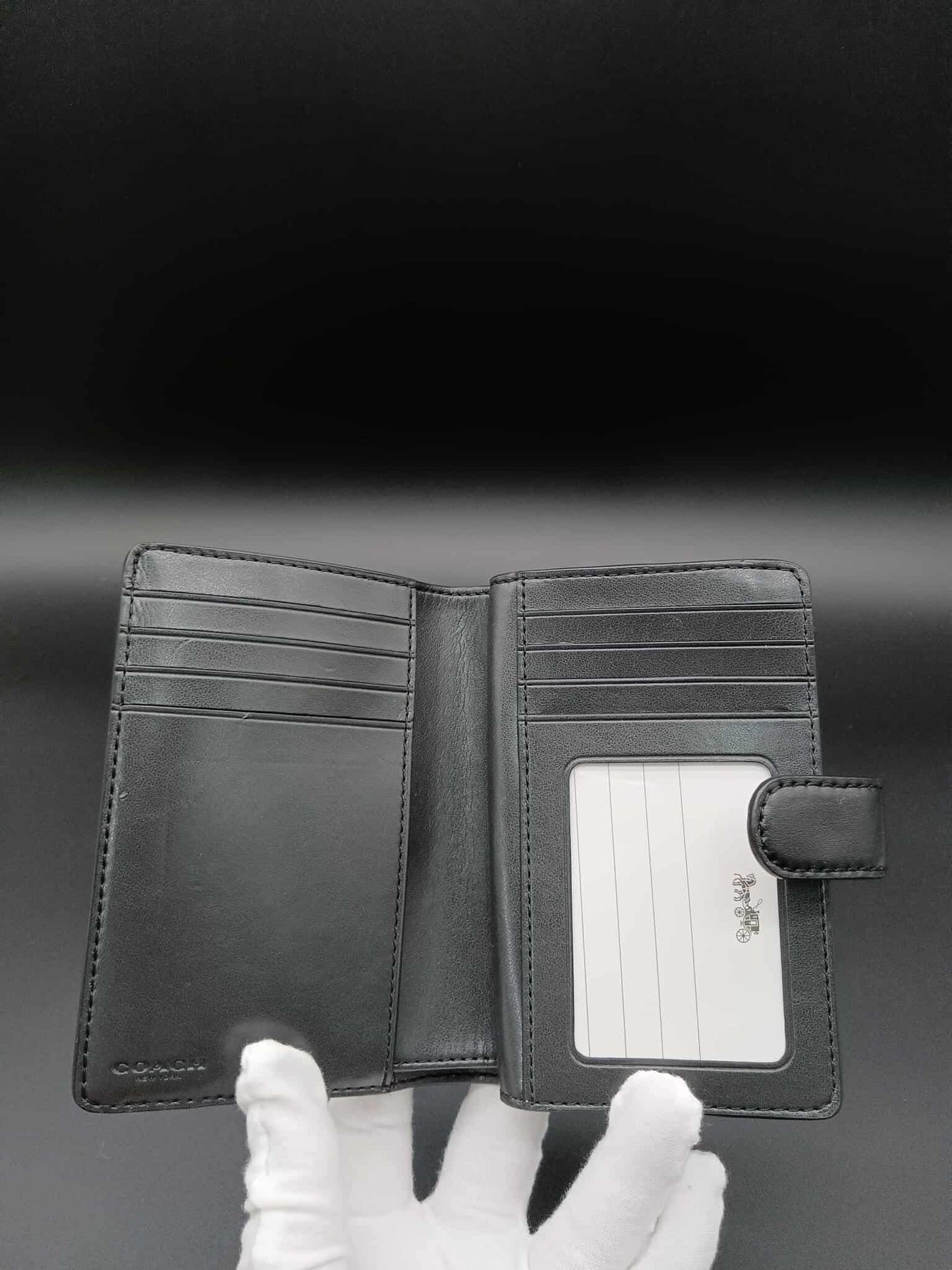 COACH Corner Zip Medium Wallet