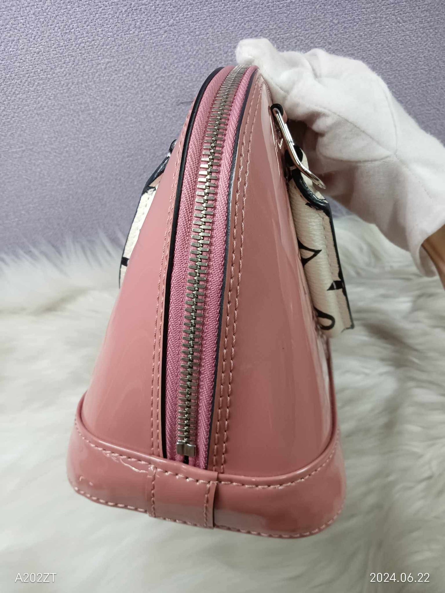 LOUIS VUITTON Vernis Alma BB Rose Blush