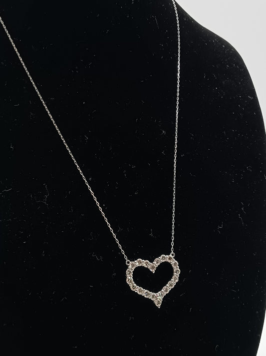 PT900 Open Heart Necklace 1ct 2.60g