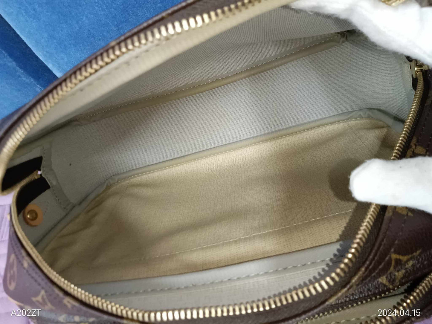 LOUIS VUITTON Monogram Reporter PM