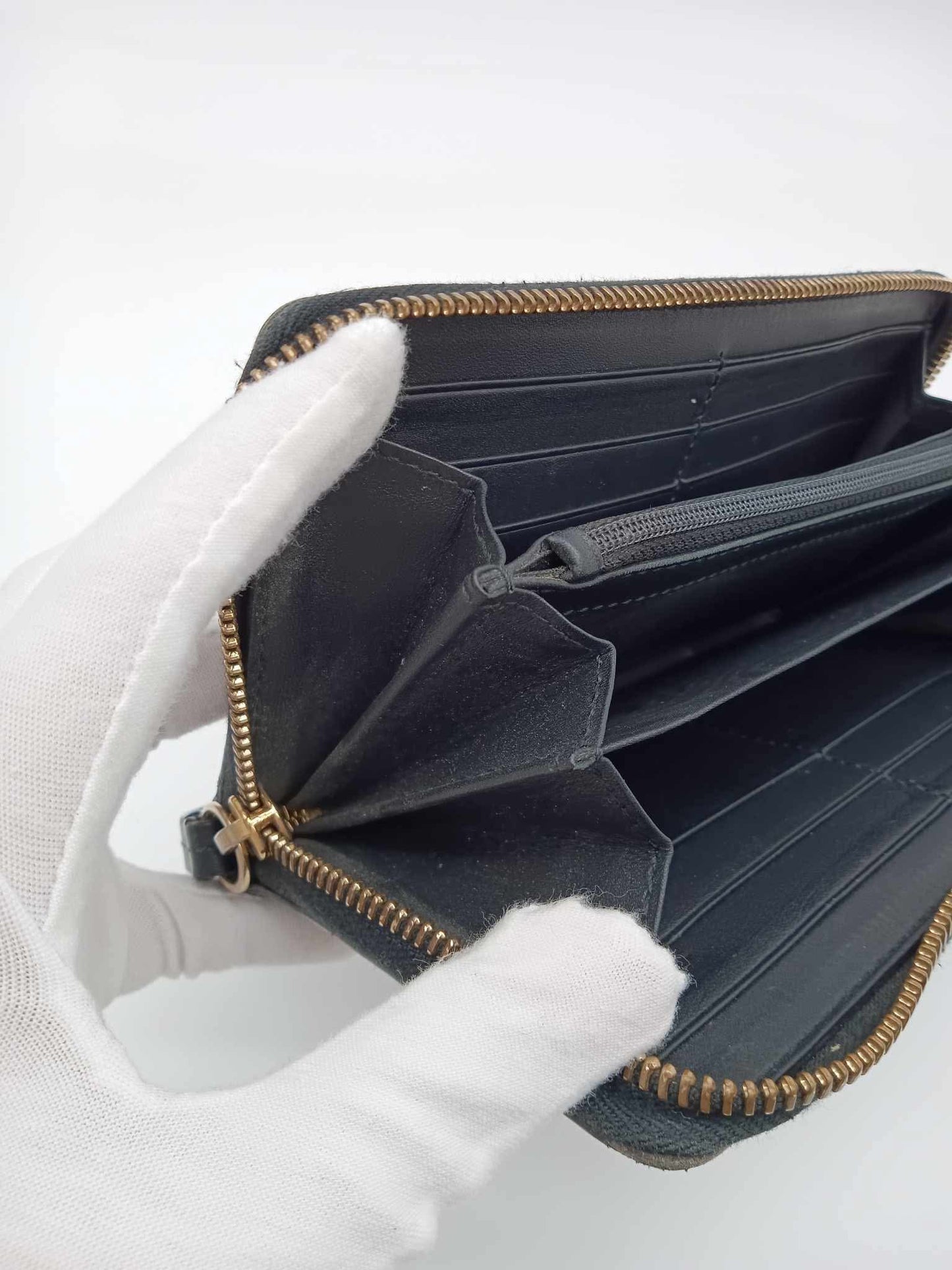 GUCCI Zippy Wallet