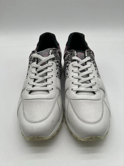 LOUIS VUITTON Run Away Sneaker