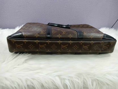 LOUIS VUITTON Monogram Porte Document