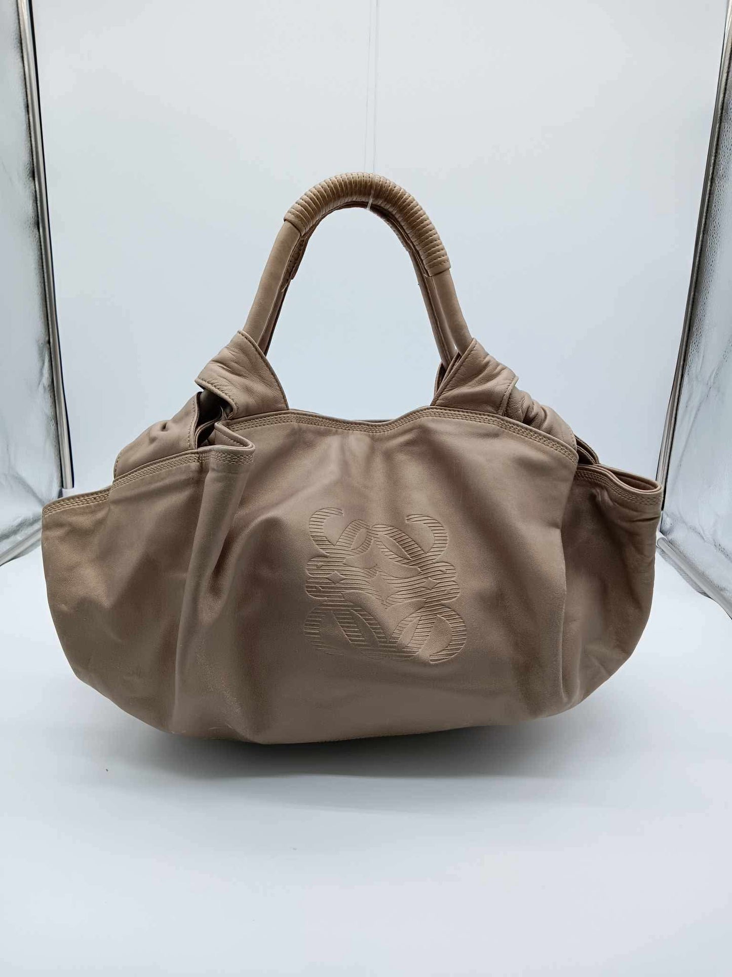 LOEWE Nappa Aire Levante Hobo