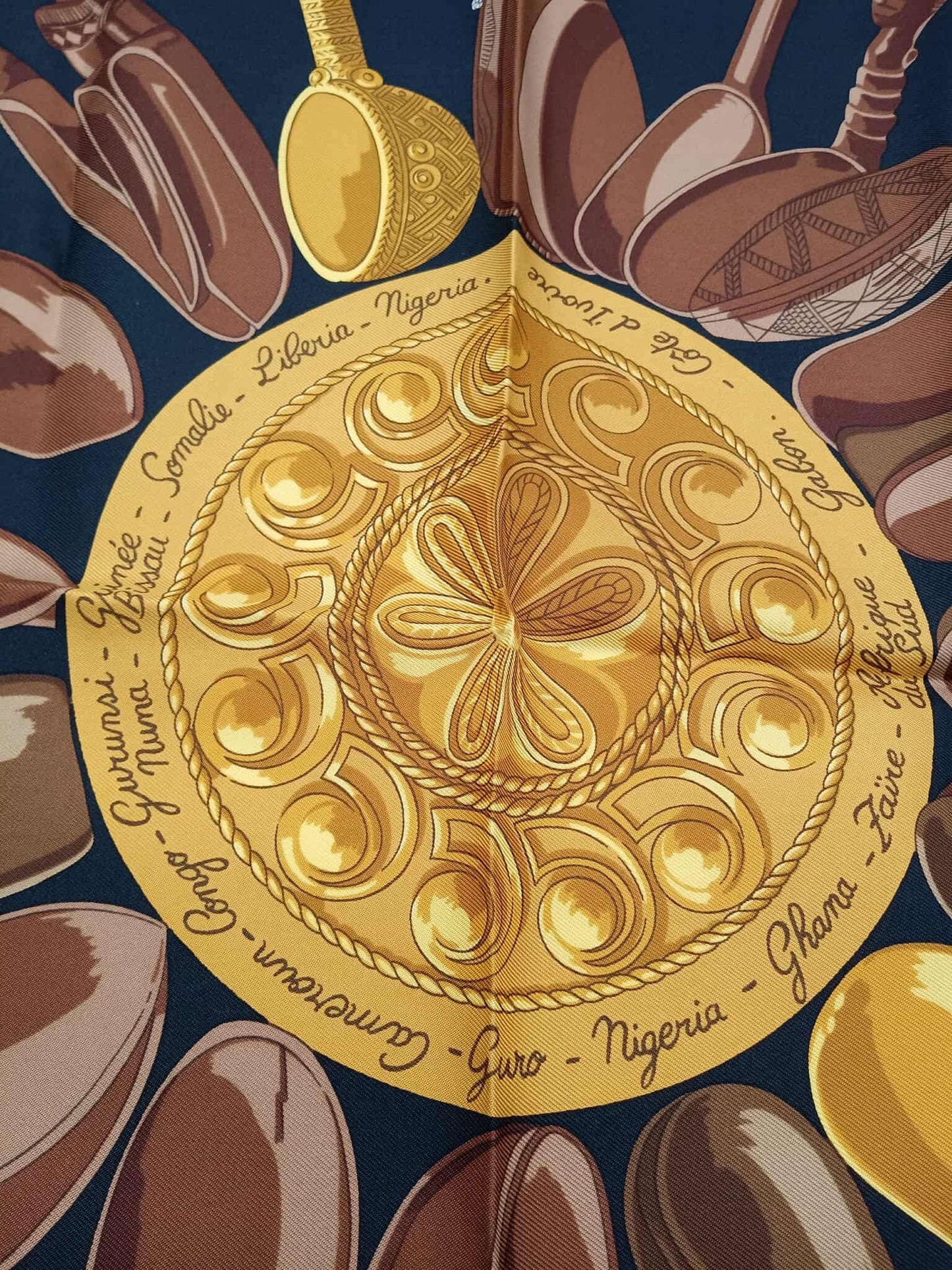 HERMES Carré 90 Cuir d'Afrique Scarf