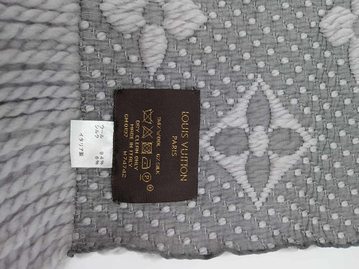 LOUIS VUITTON Logomania scarf