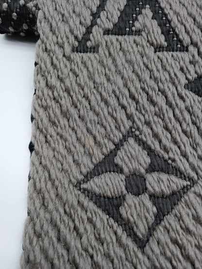 LOUIS VUITTON Echarpe Logomania Scarf
