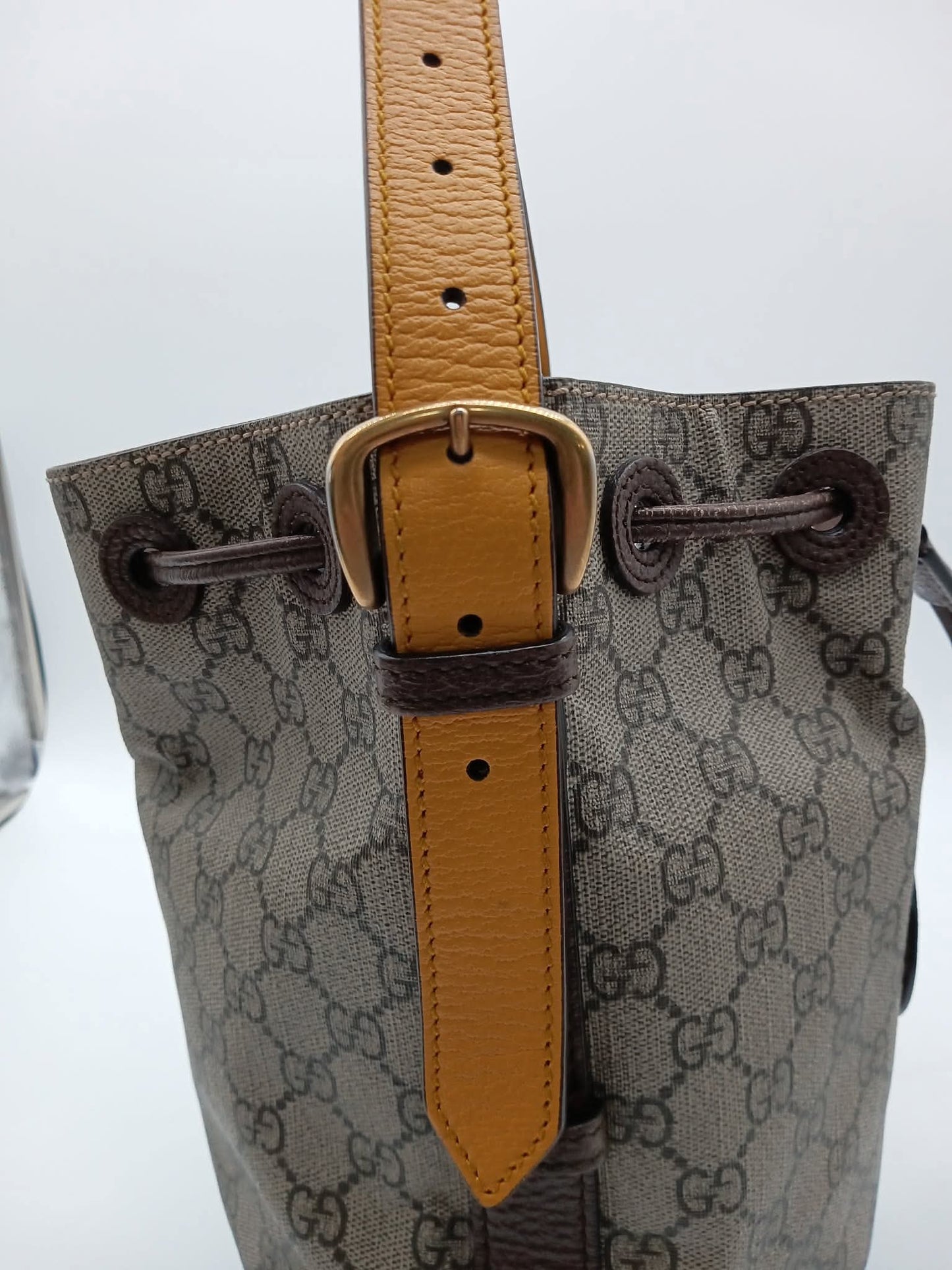 GUCCI Neo Vintage Supreme Drawstring Bucket Bag
