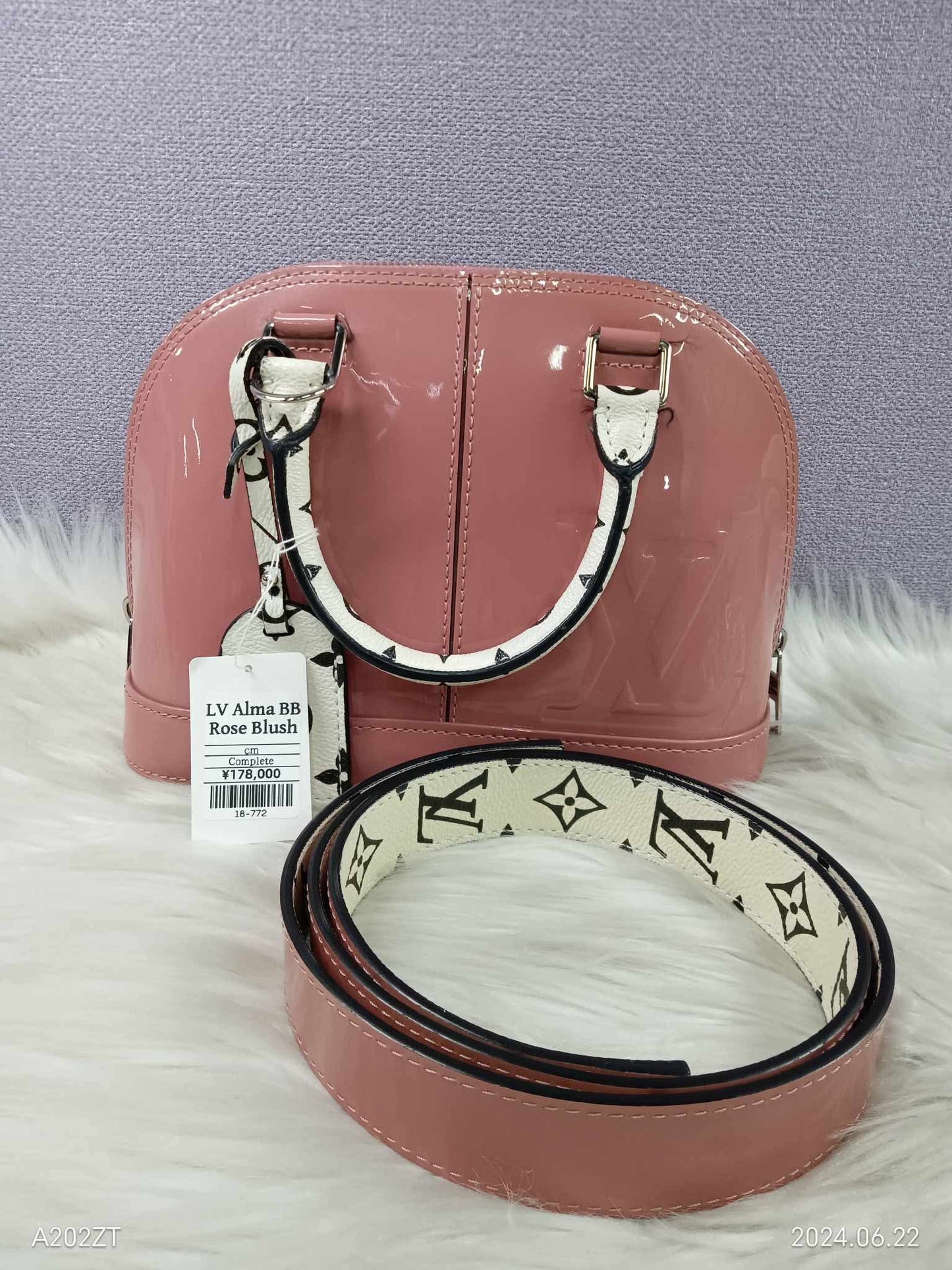 LOUIS VUITTON Vernis Alma BB Rose Blush