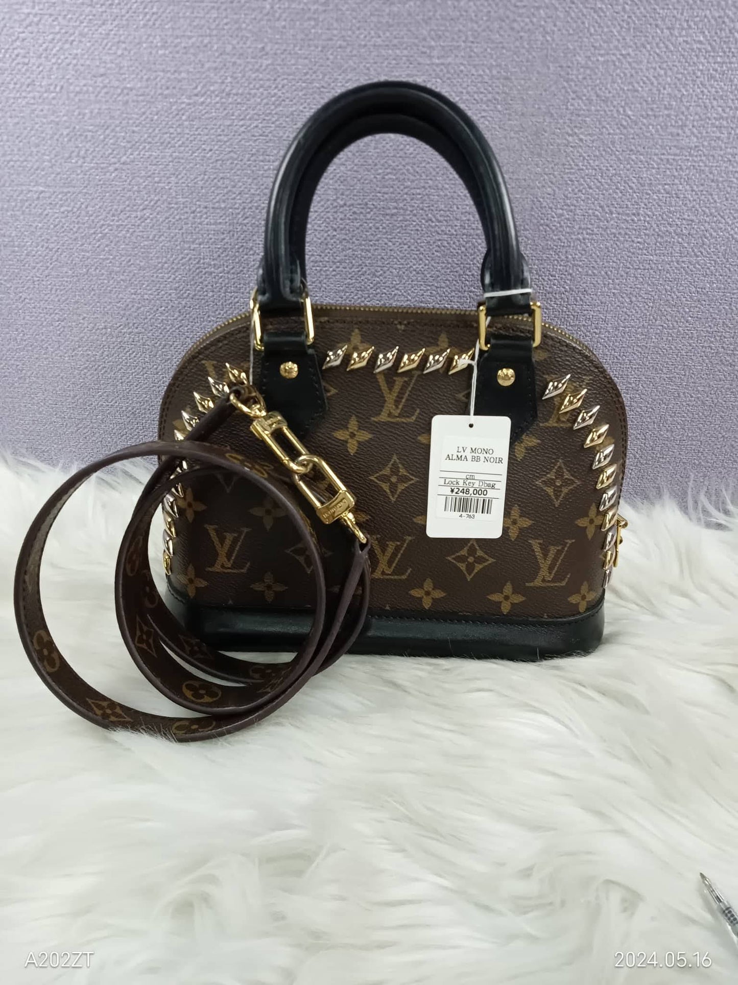 LOUIS VUITTON Monogram Alma BB Noir