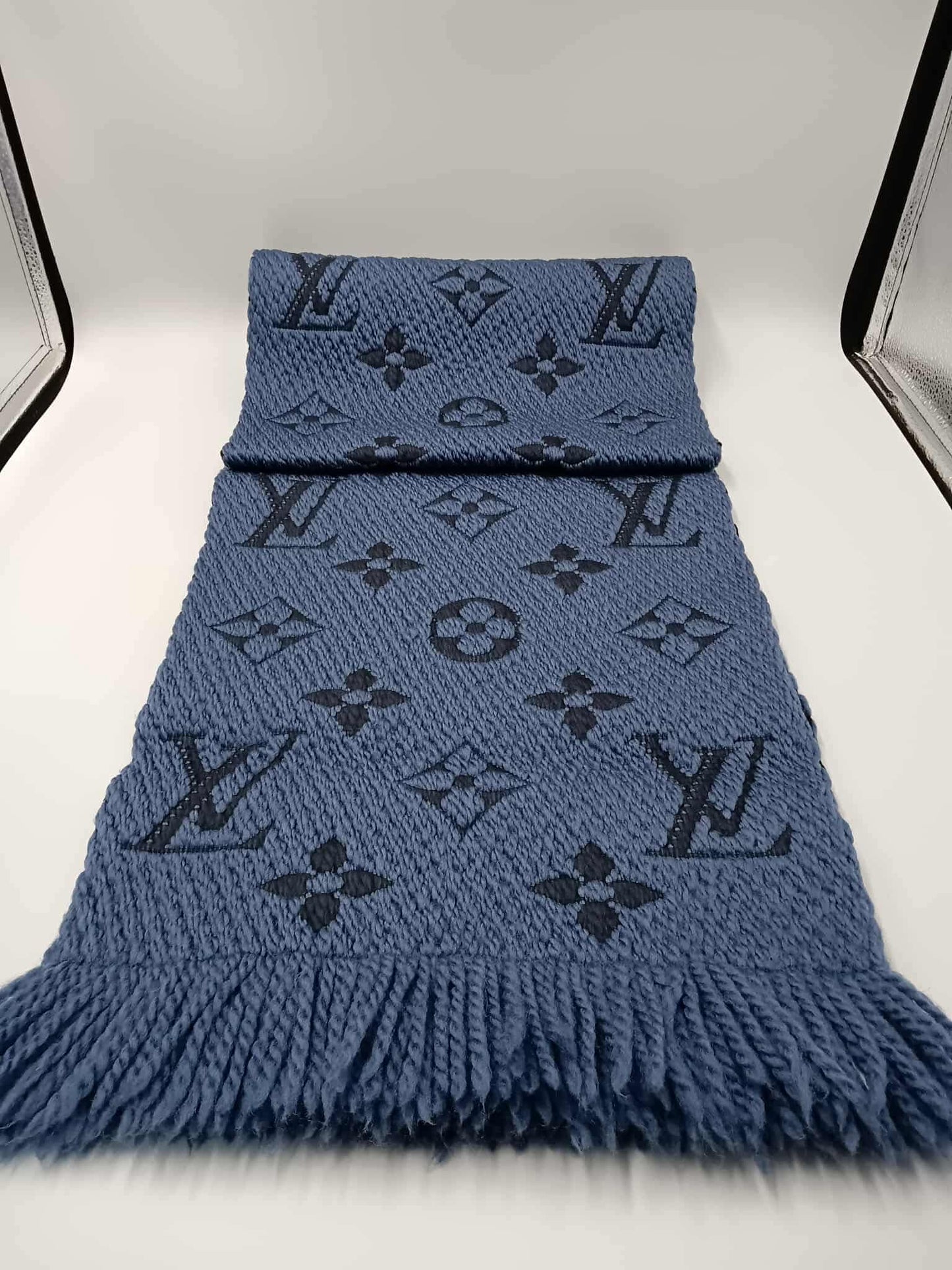 LOUIS VUITTON Logomania scarf