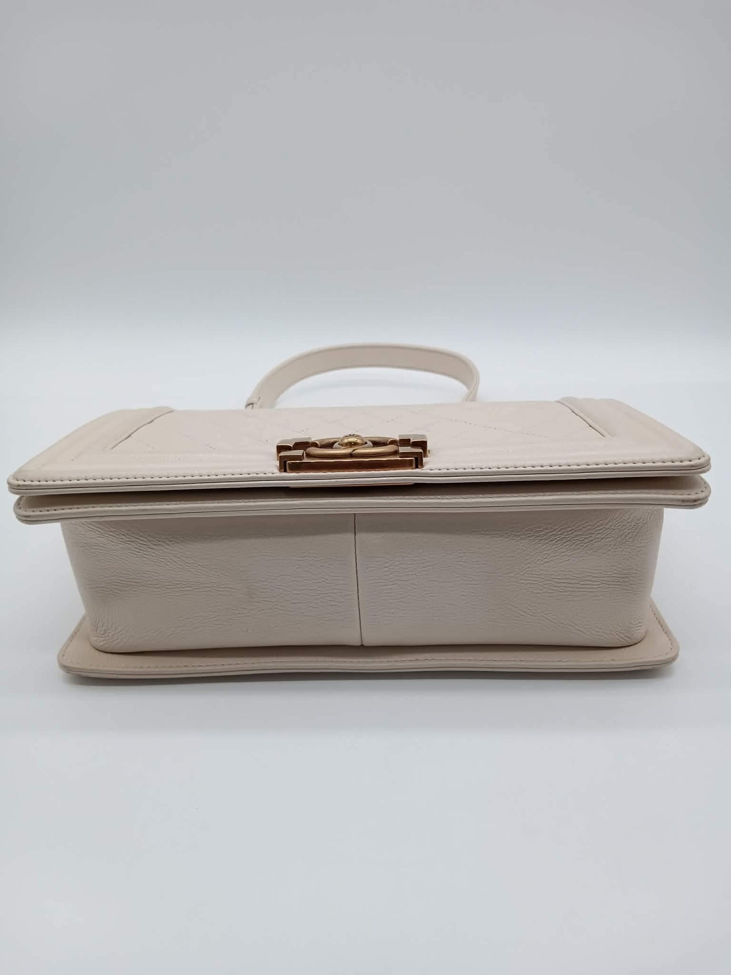 CHANEL Shiny Caviar Quilted Leboy