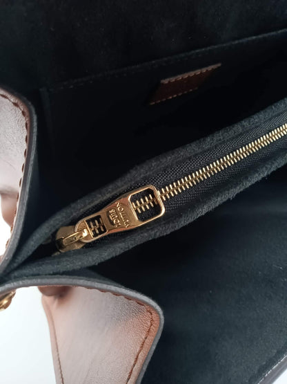 LOUIS VUITTON Reverse Monogram Dauphine