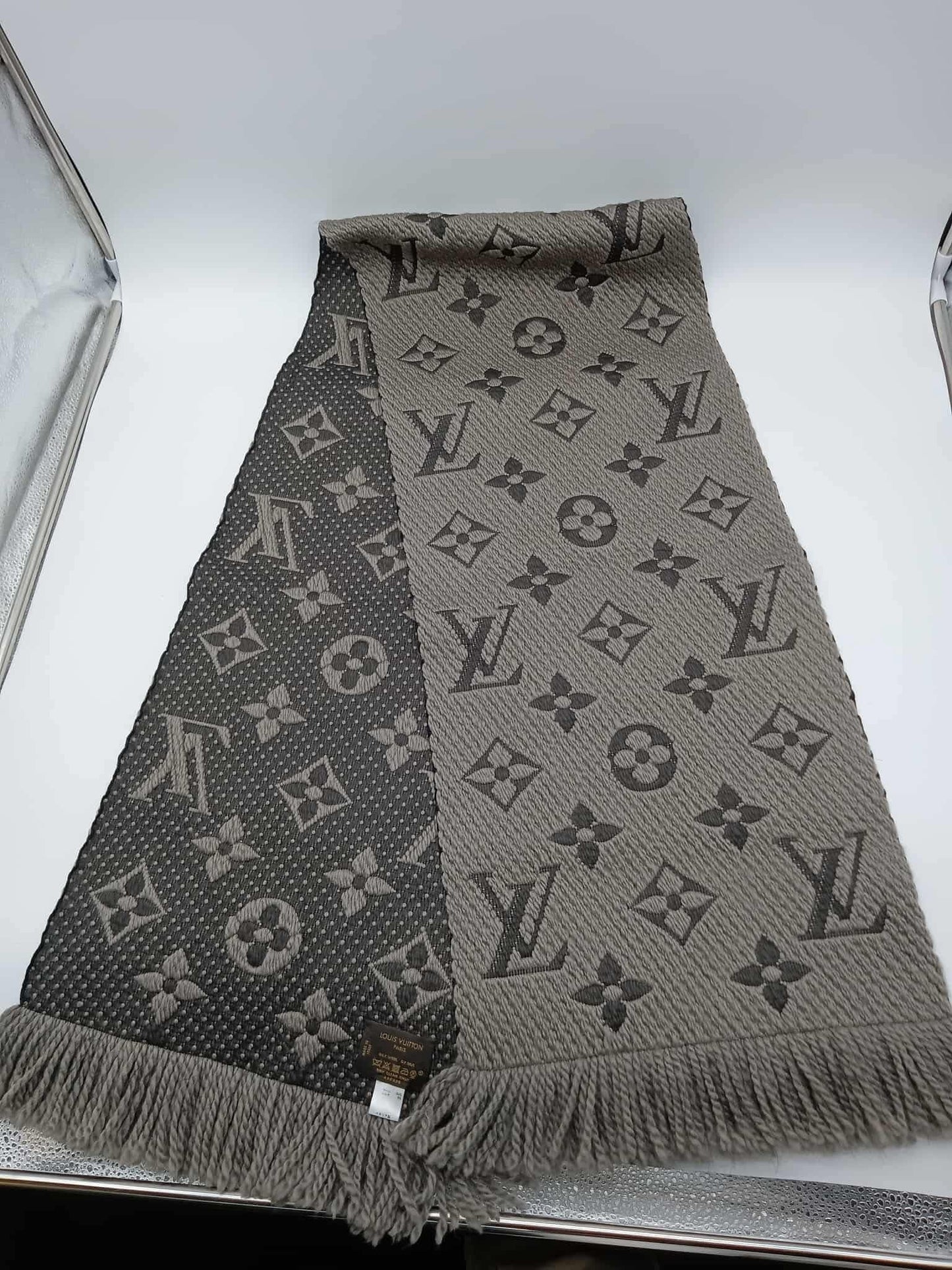 LOUIS VUITTON Echarpe Logomania Scarf