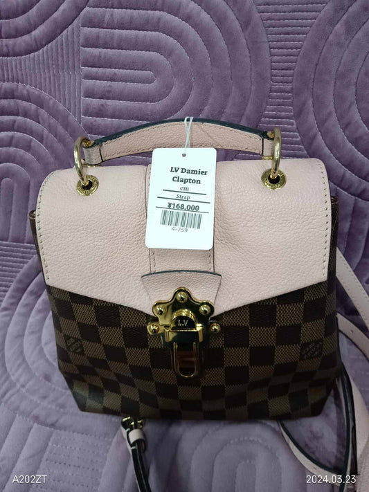 LOUIS VUITTON Damier Clapton