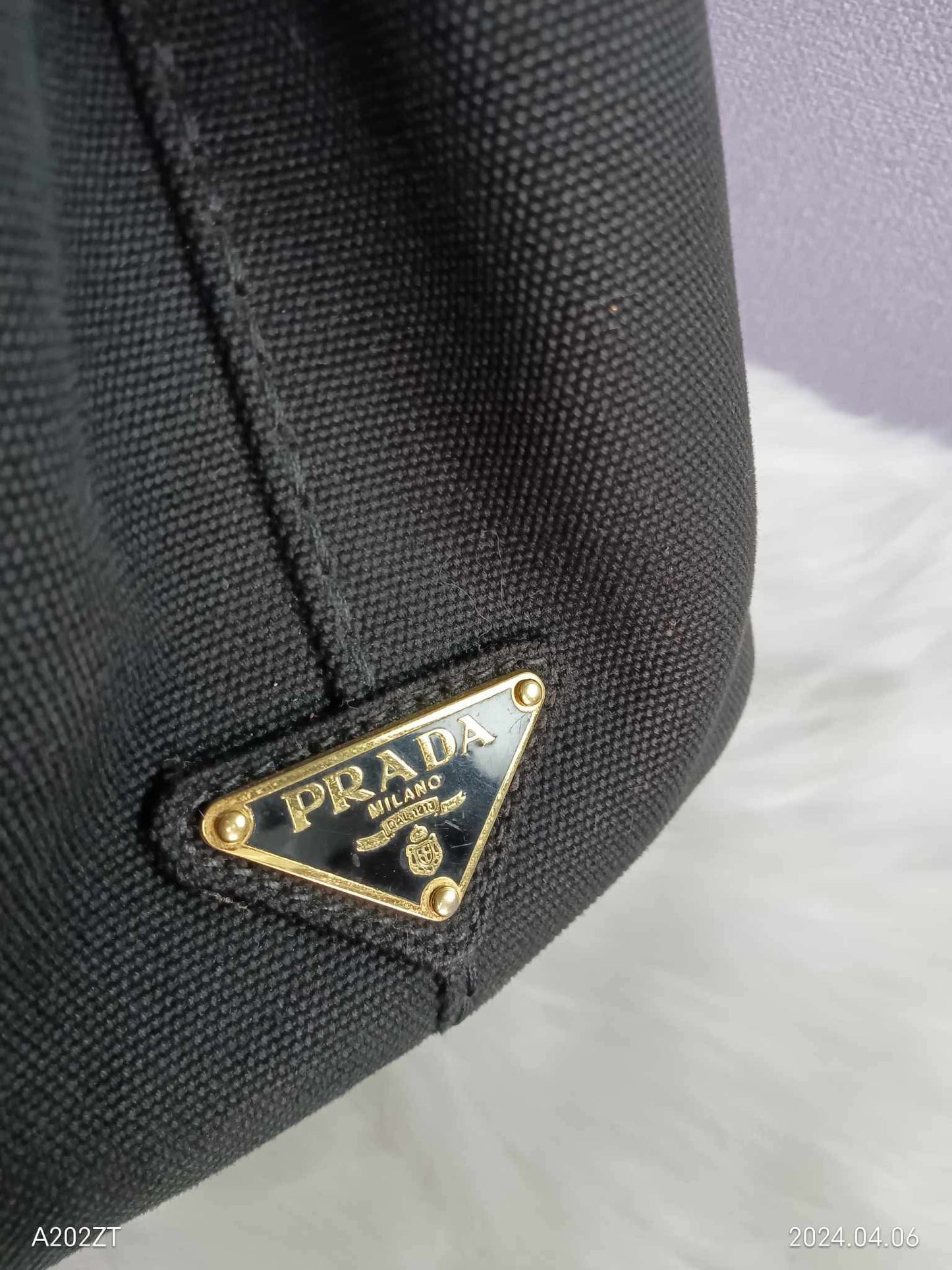 PRADA Canapa