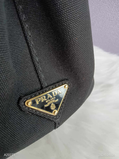 PRADA Canapa