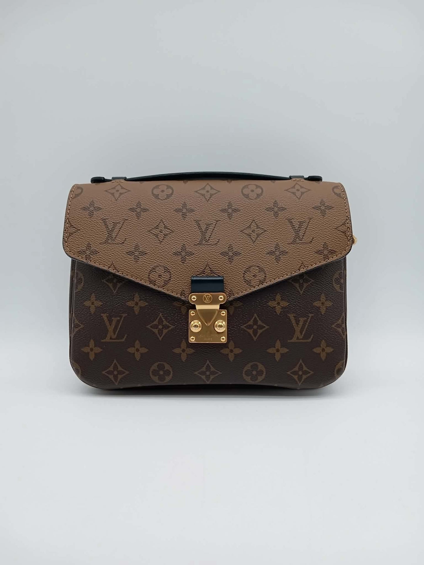 LOUIS VUITTON Monogram Reverse Pochette Metis