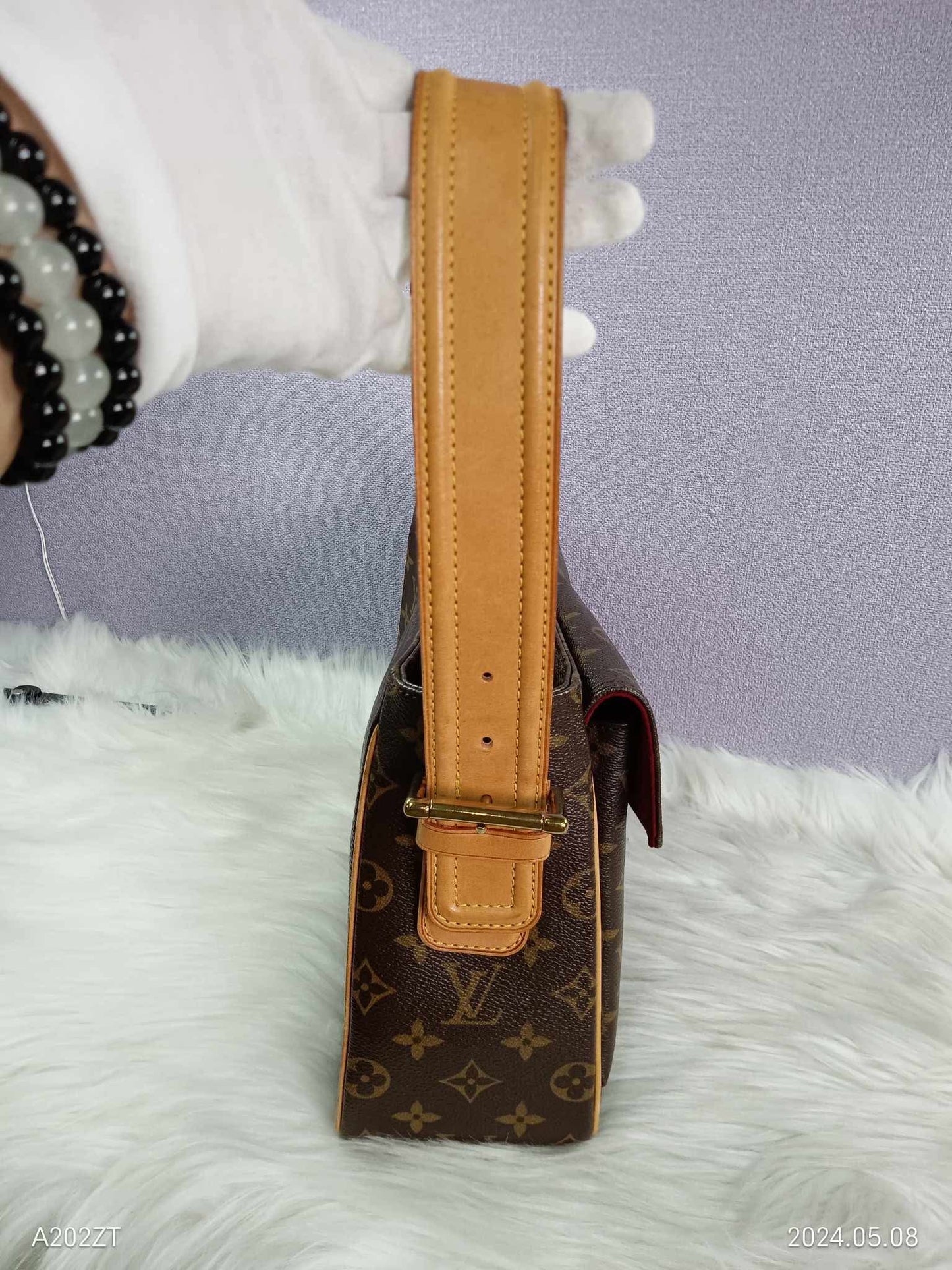 LOUIS VUITTON Monogram Viva Cite GM