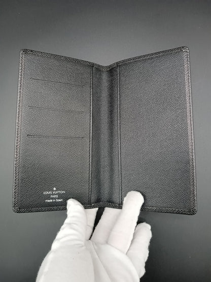 LOUIS VUITTON Taiga Leather Agenda
