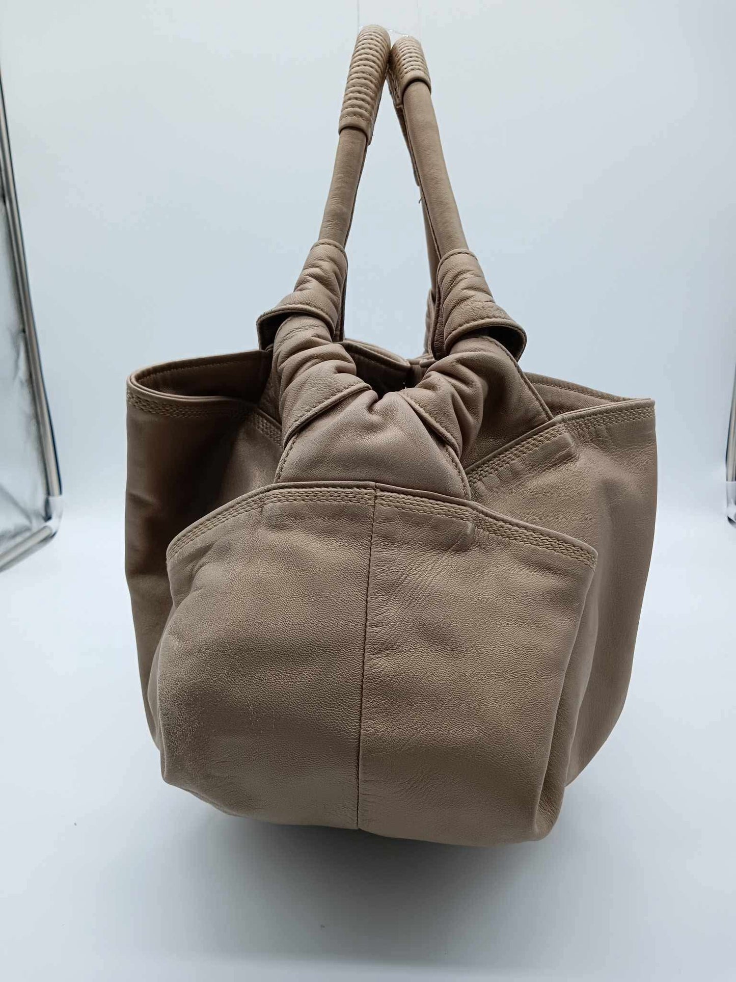LOEWE Nappa Aire Levante Hobo