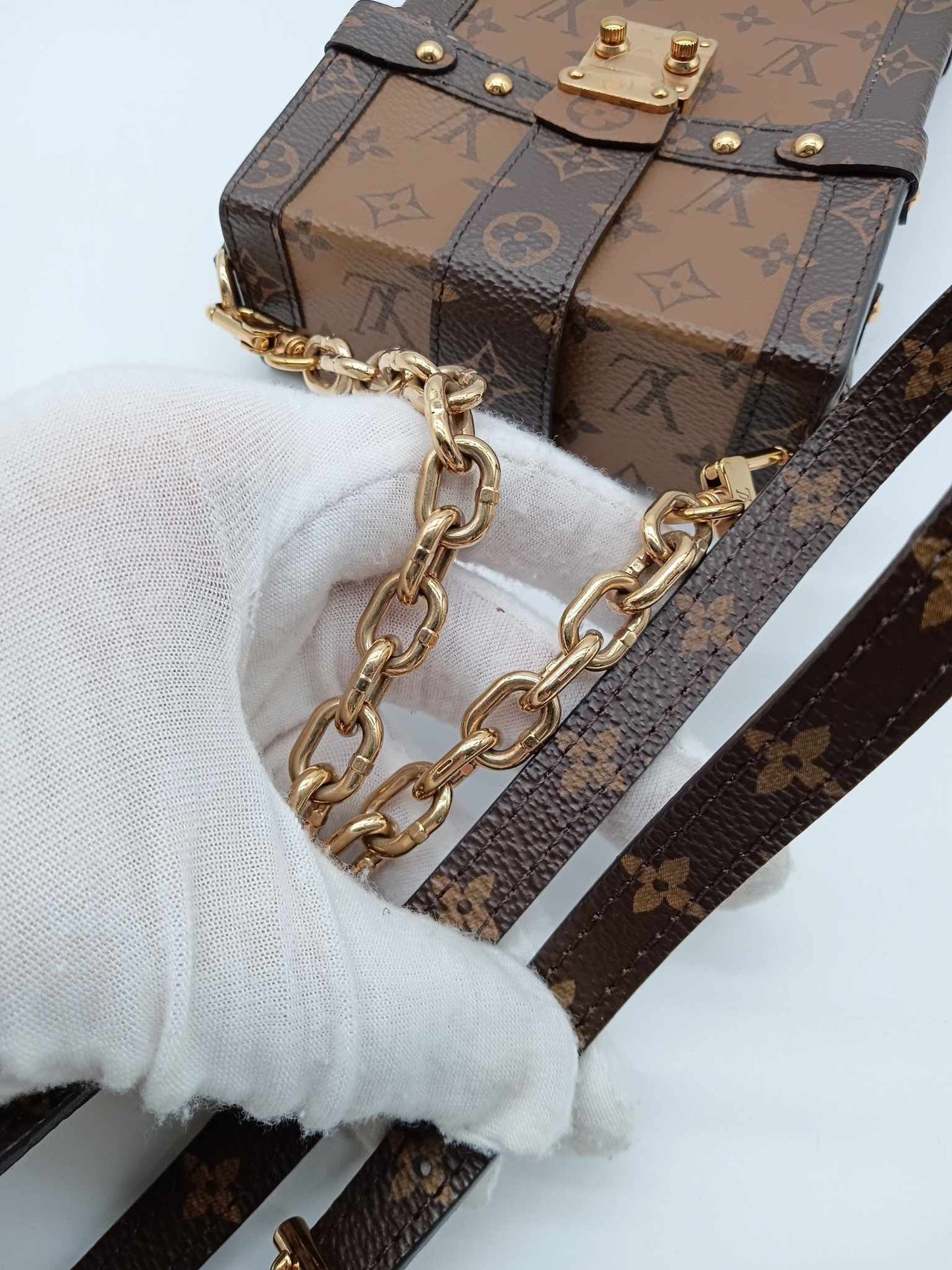 LOUYIS VUITTON Monogram Reverse Pochette Trunk Vertical