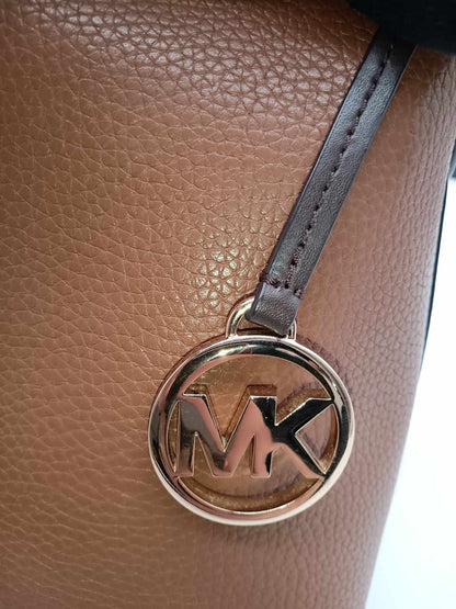 MICHAEL KORS Bucket Bag