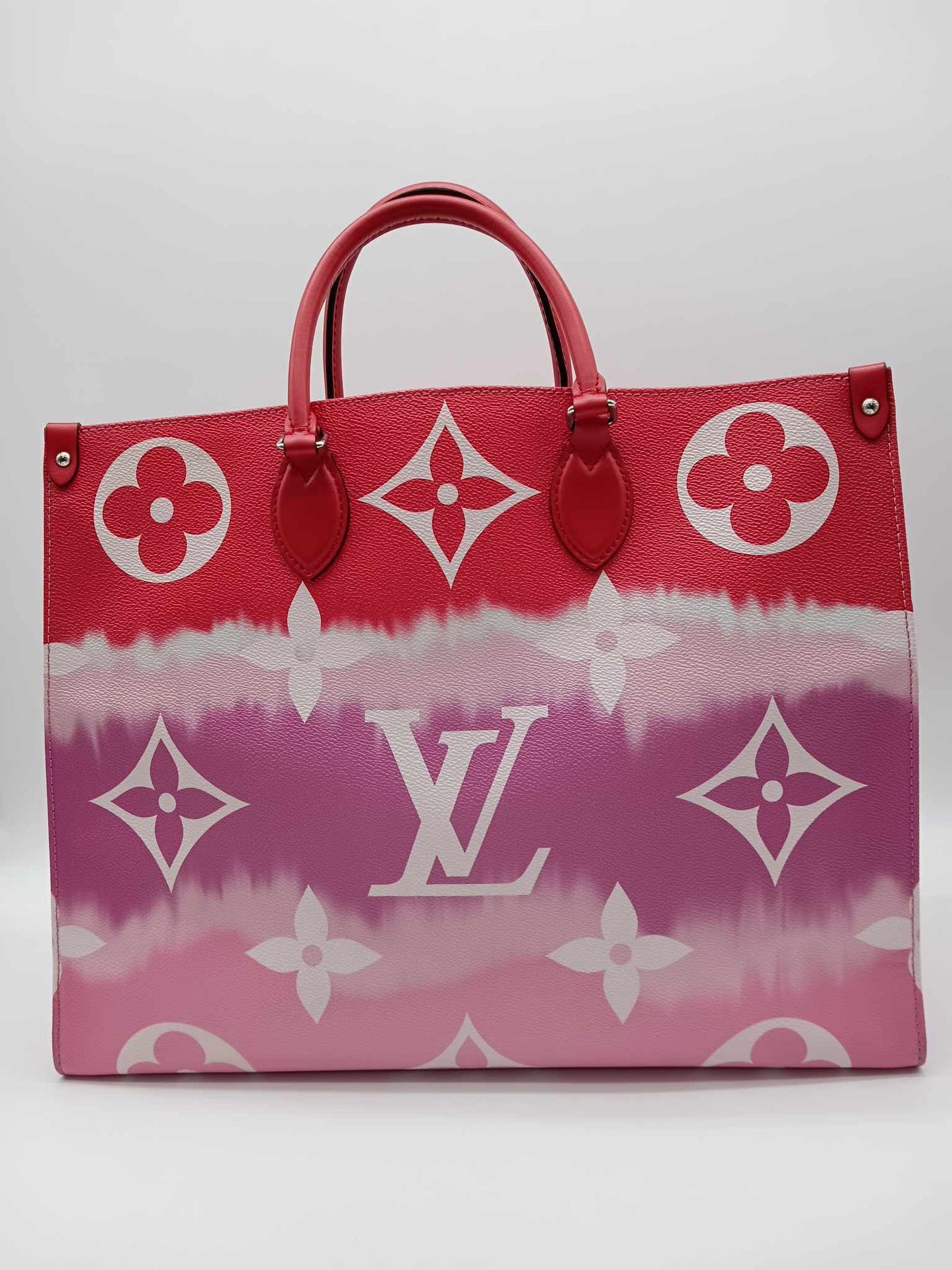 LOUIS VUITTON Escale On The Go GM