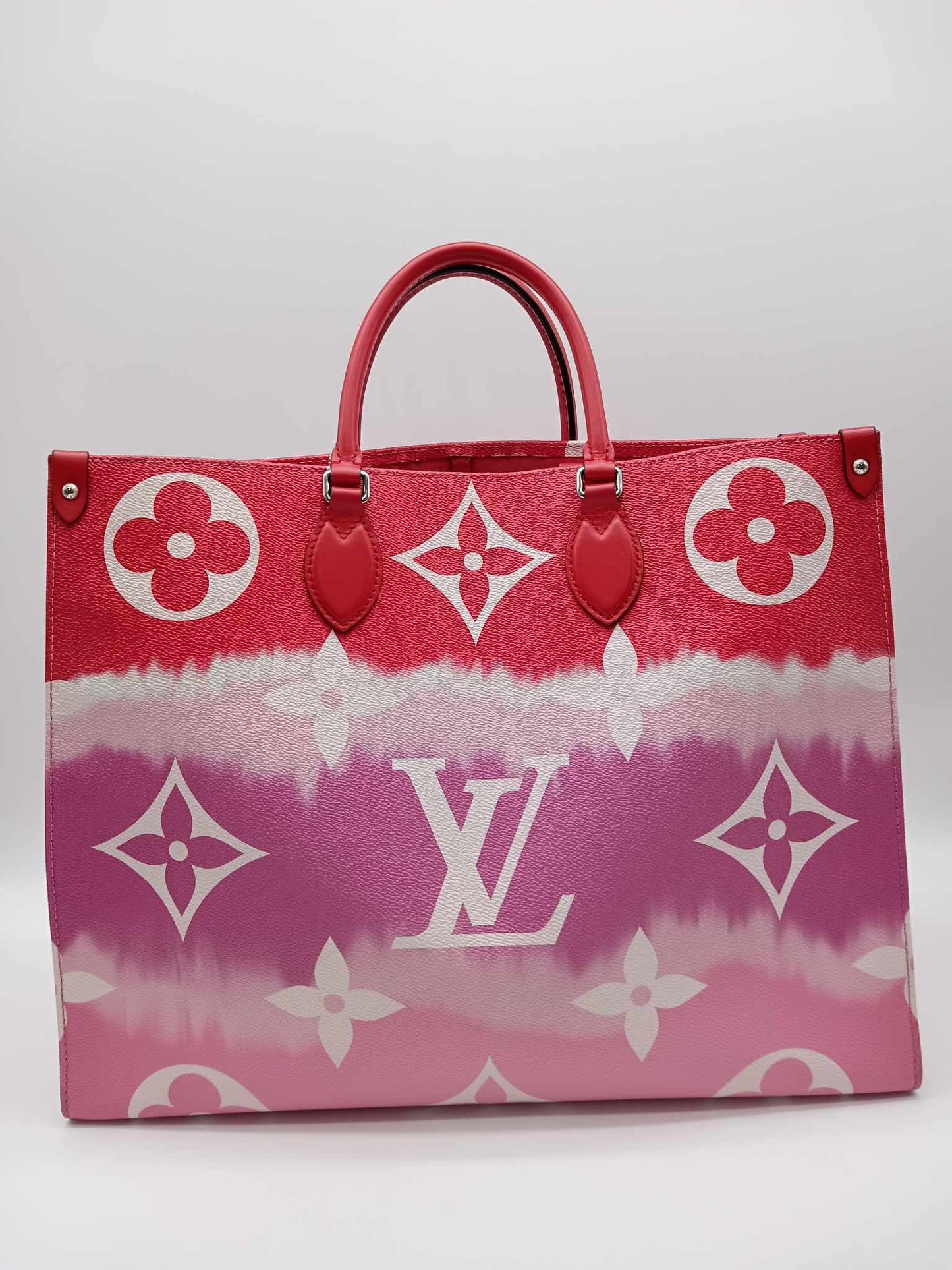 LOUIS VUITTON Escale On The Go GM