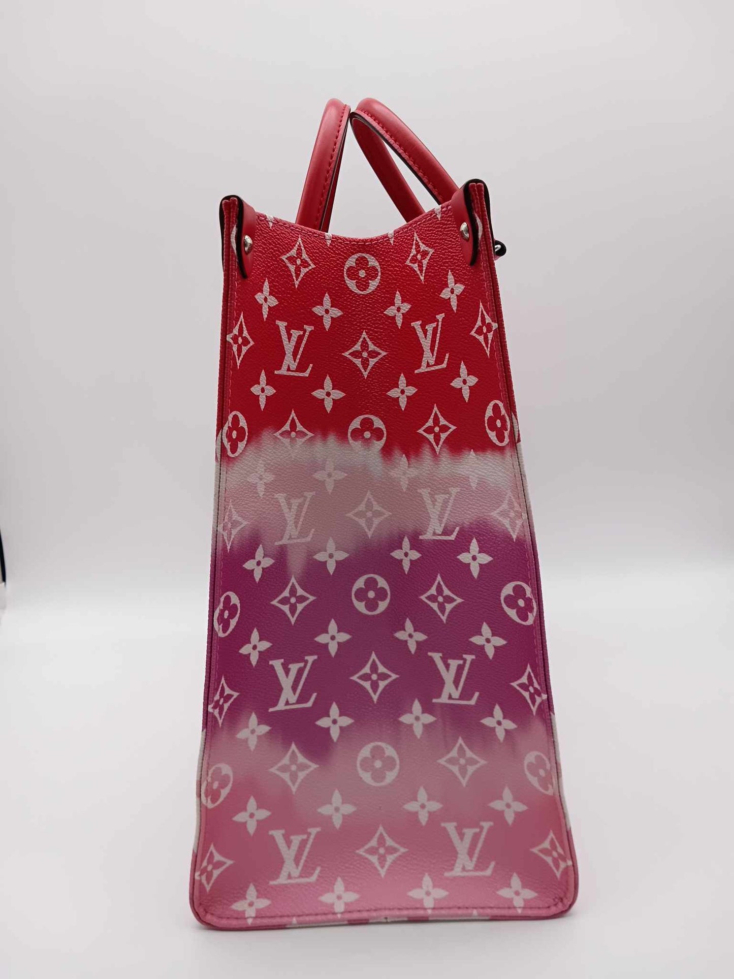 LOUIS VUITTON Escale On The Go GM
