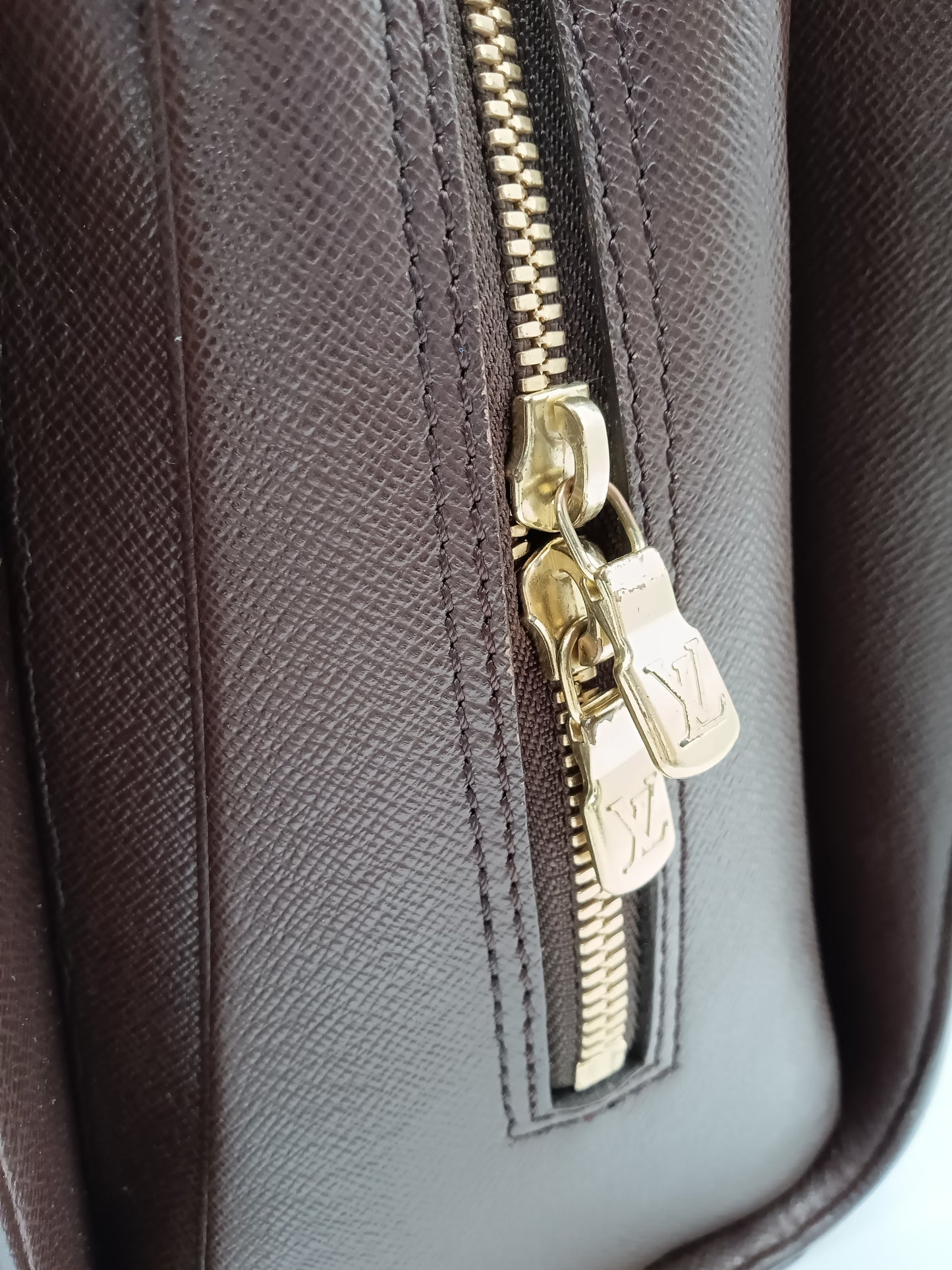 LOUIS VUITTON Damier Triana